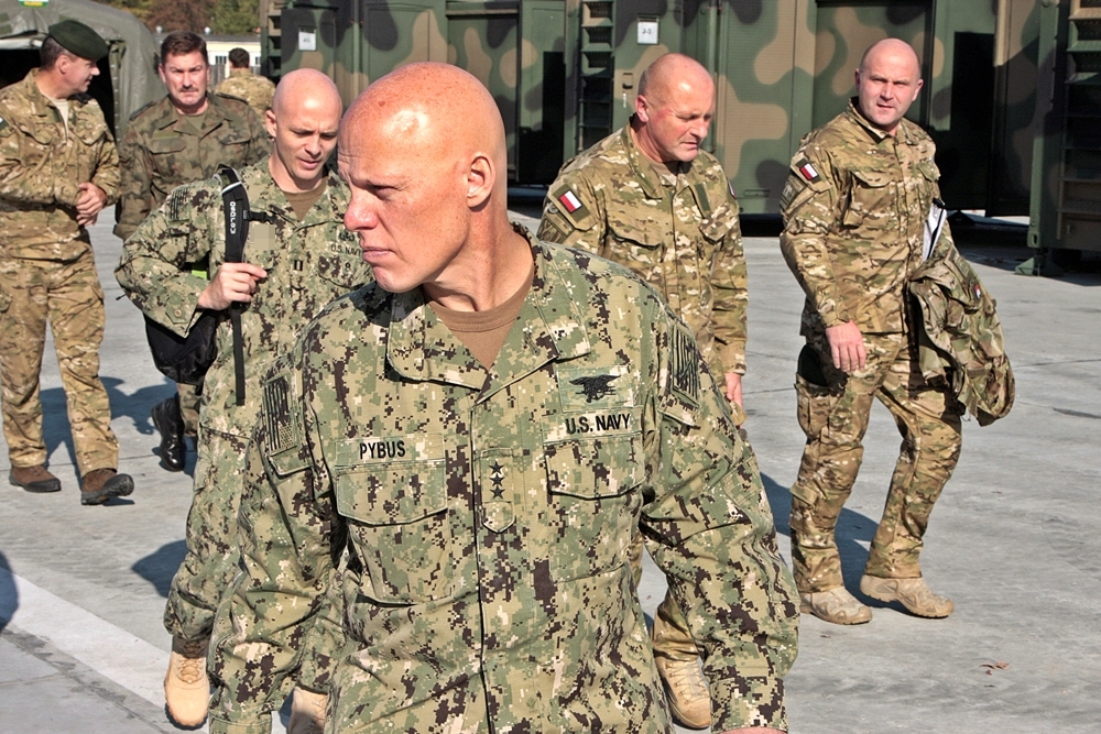 The commander of NATO Special Forces on a visit to DWS (Dowództwo Wojsk Specjlanych - Special Operations Command) The commander of NATO Special Forces on a visit to DWS (Dowództwo Wojsk Specjlanych - Special Operations Command)