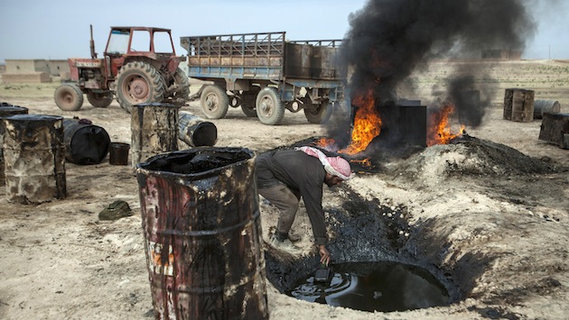 Wanted: ISIS Looking to Hire Oil Experts, Other Professionals