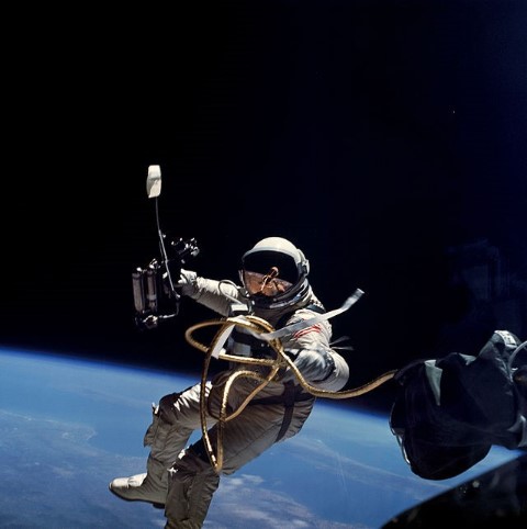News Roundup: First American Spacewalk, The Caitlyn Jenner Situation, and 5 Beer Florida Man