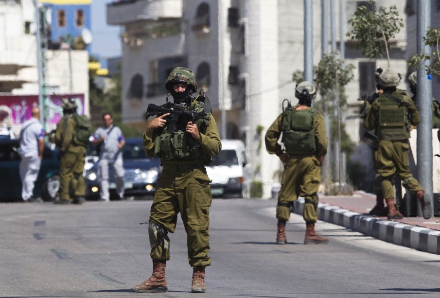 Israeli SF Raids Nablus Hospital, Targets Hamas Hit Squad