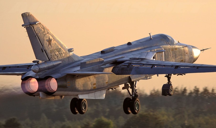 Russian SU-24M Fighter Jet Versus America F-16C