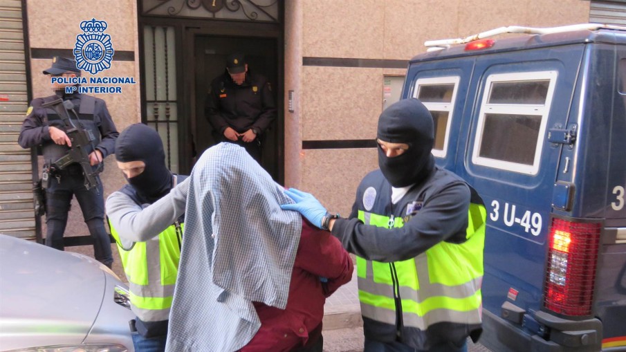 Spanish Raid Captures Seven Suspected of Supplying Cash and Weapons to ISIS