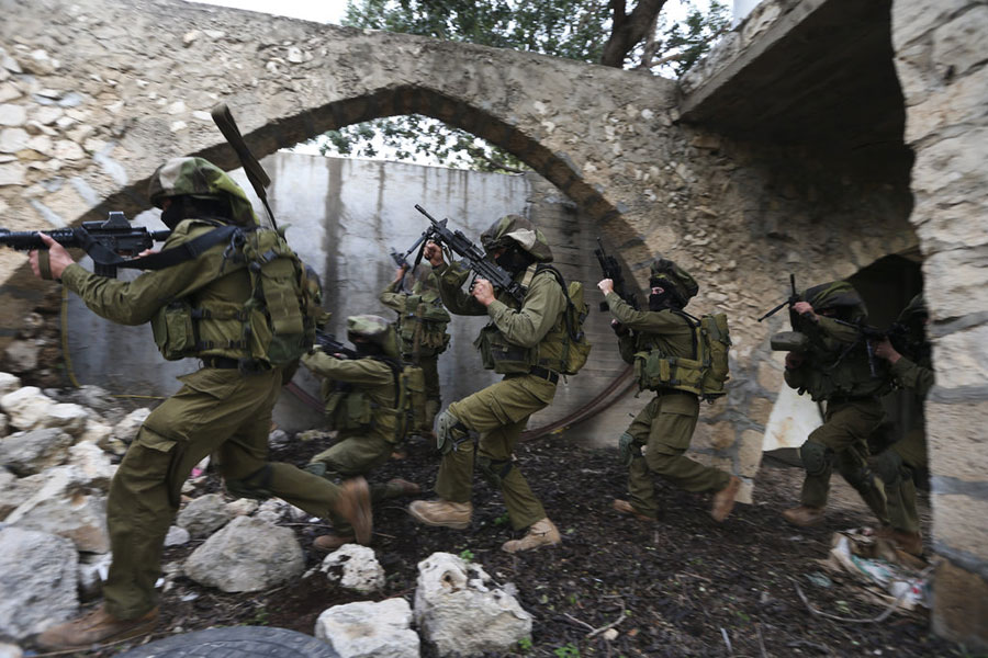 Watch IDF commando brigade combat drills