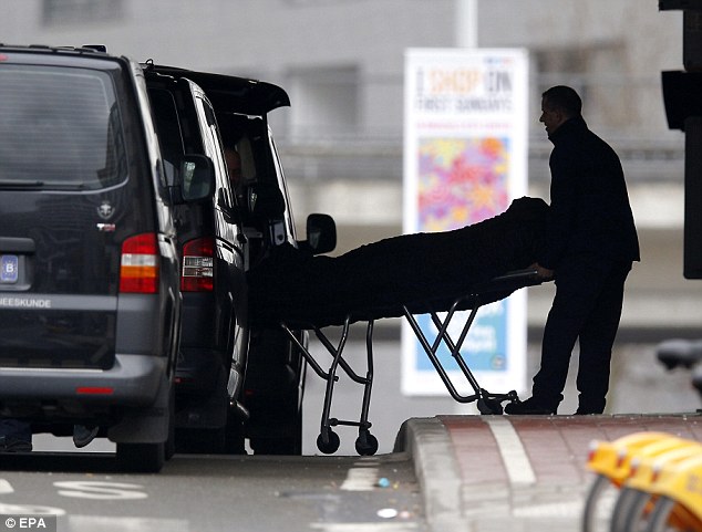 327BF89E00000578-3510237-image-a-67_1458971389816