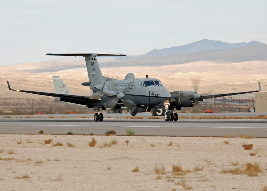 U.S. Army reconnaissance plane crash lands in Iraq