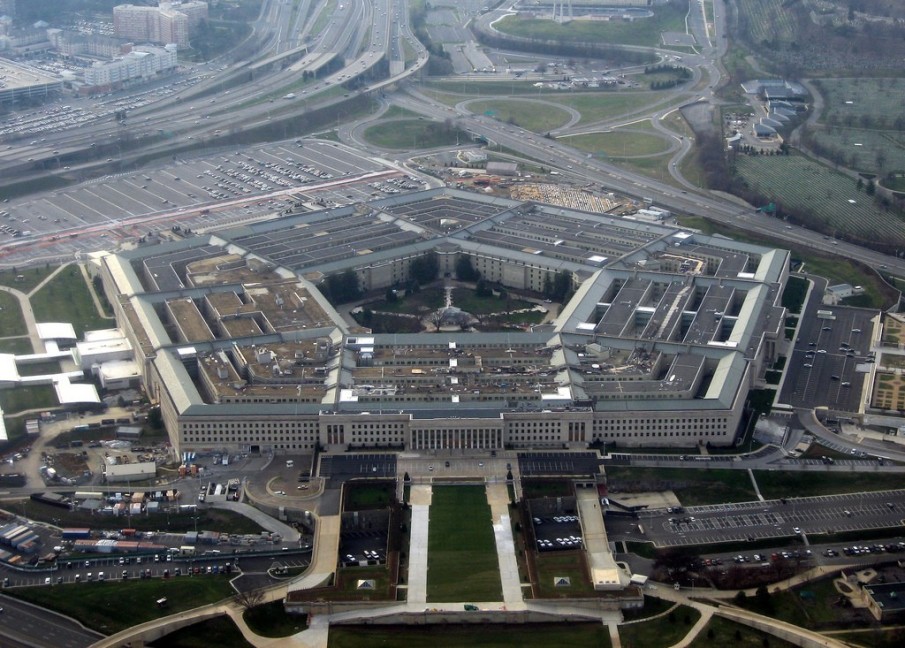 Private contractors set for a share of $6.7 billion in Pentagon cyber attack efforts against ISIS