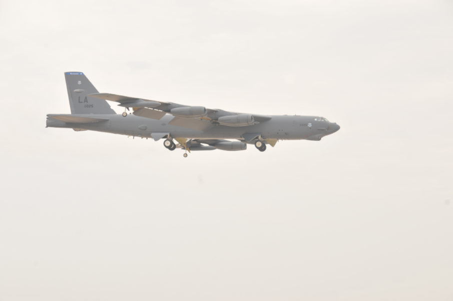 First B-52 Mission Against ISIS Targets, Qayyarah Airstrike Video, Hit in Iraqi Hands