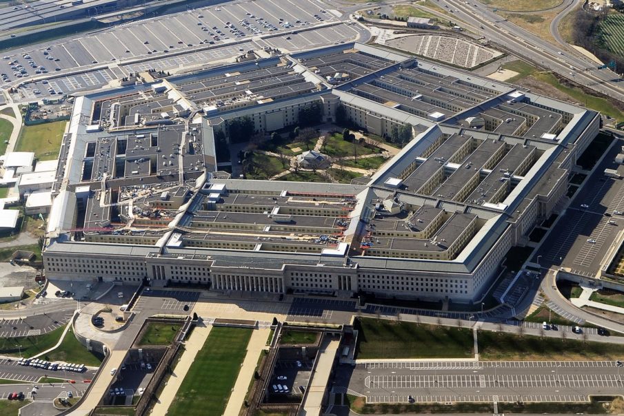 Pentagon aims to curb tobacco use by military: memo