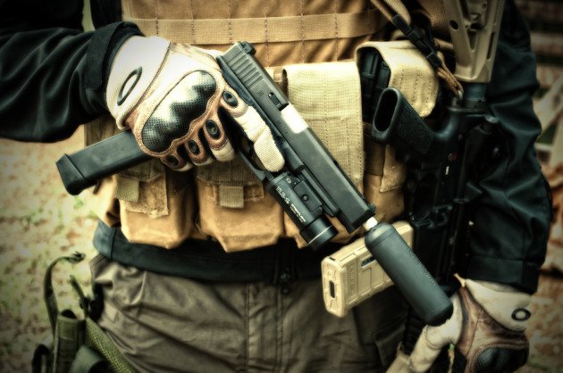 Days of Guns: A Navy SEALs Glock 34