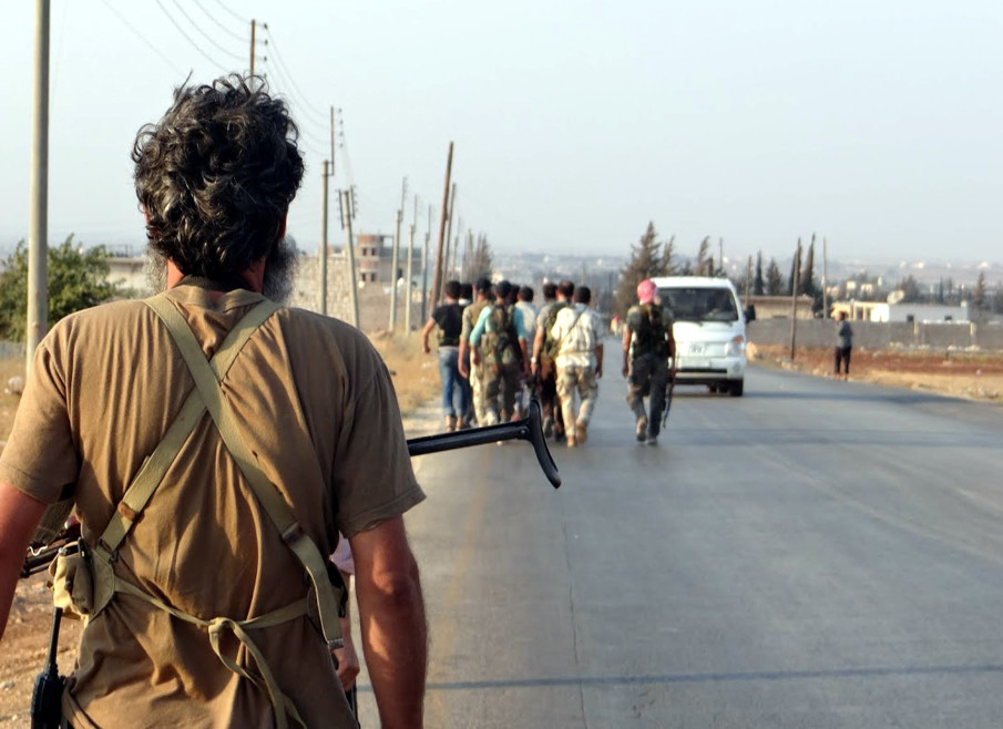 Syria civil war: ISIL kidnaps 300 factory workers