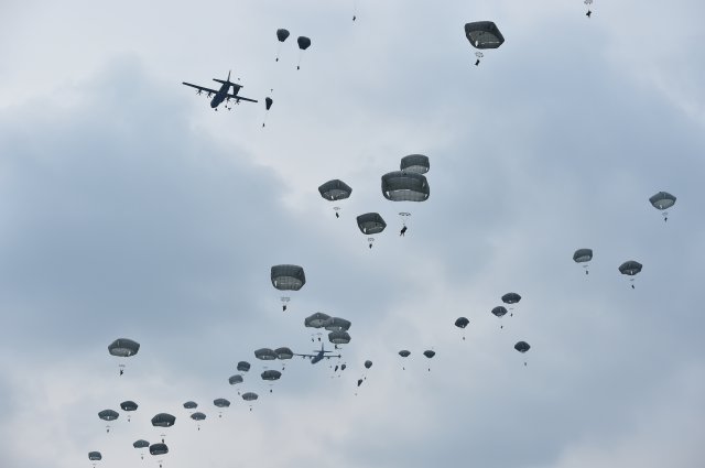 Watch: 1,000 Paratroopers Take to Sky Over Germany
