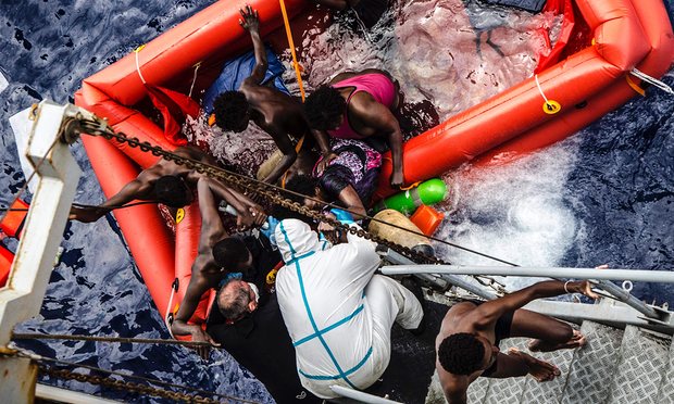 Refugee crisis: 13,000 people rescued in Mediterranean in one week