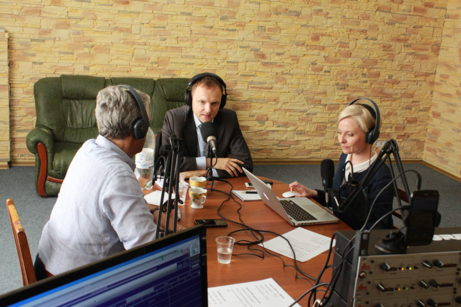 Good Morning, Ukraine! Army Radio Seeks Colorful DJ to Mock Russians