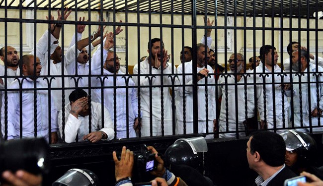 Egypt Military Court Sentences 8 Morsi supporters to Death