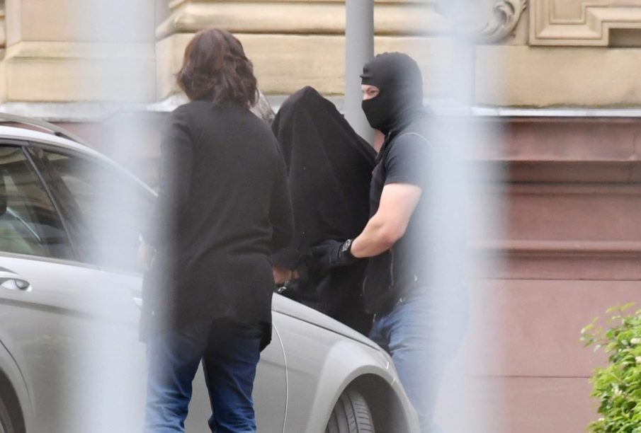 Germany arrests 3 suspected Syrian terrorists, foils possible Islamic State plot