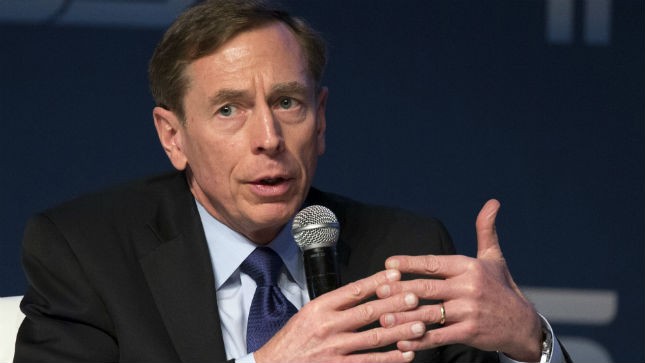 Petraeus, Mark Kelly form new gun control group