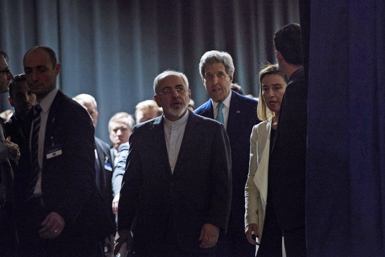 Iran Sticks to Terms of Nuclear Deal, but Defies the U.S. in Other Ways