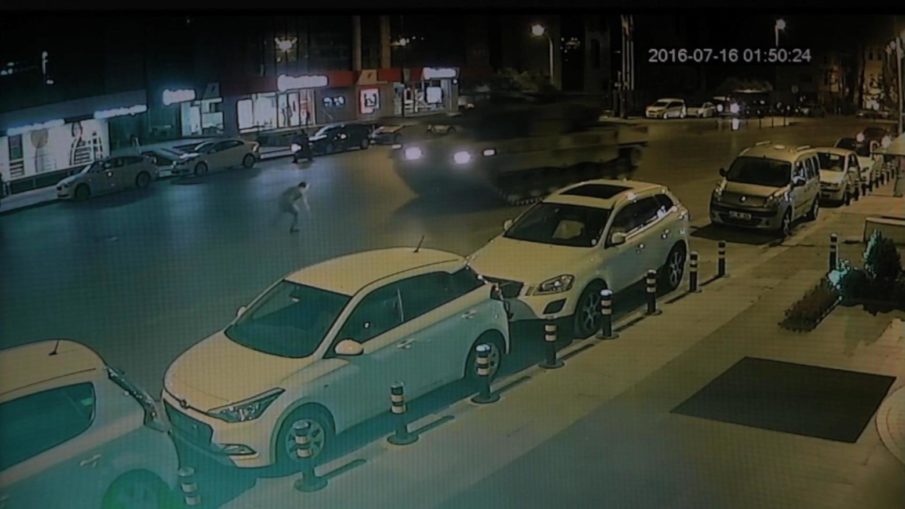 Watch: Man tries to stop two tanks with a handful of rocks during the failed coup in Turkey
