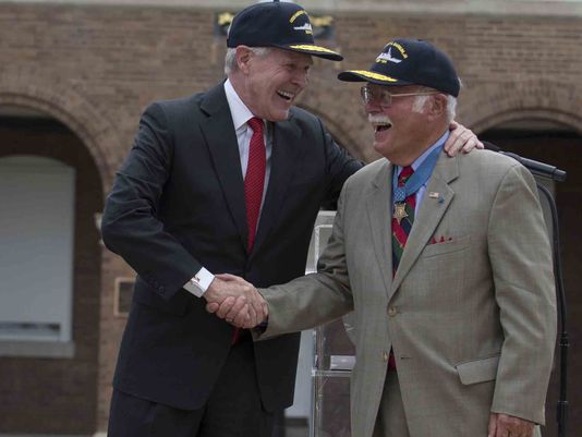 636053209877106317-destroyer1