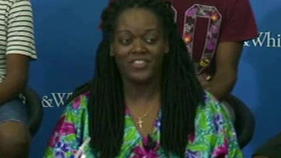 Texas mom shot while protecting sons thanks police