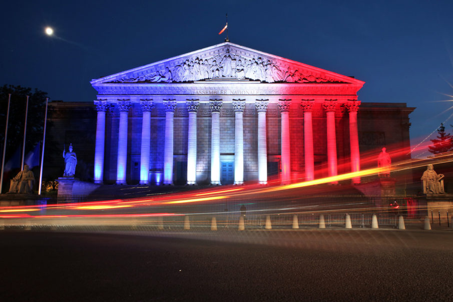 France calls up thousands of police reserves after Nice terror attack