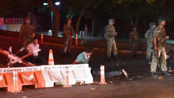 Watch: Civilians gunned down by Turkish troops (WARNING: GRAPHIC IMAGES)