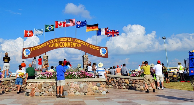 Oshkosh: A Fighter Pilot’s AirVenture Experience