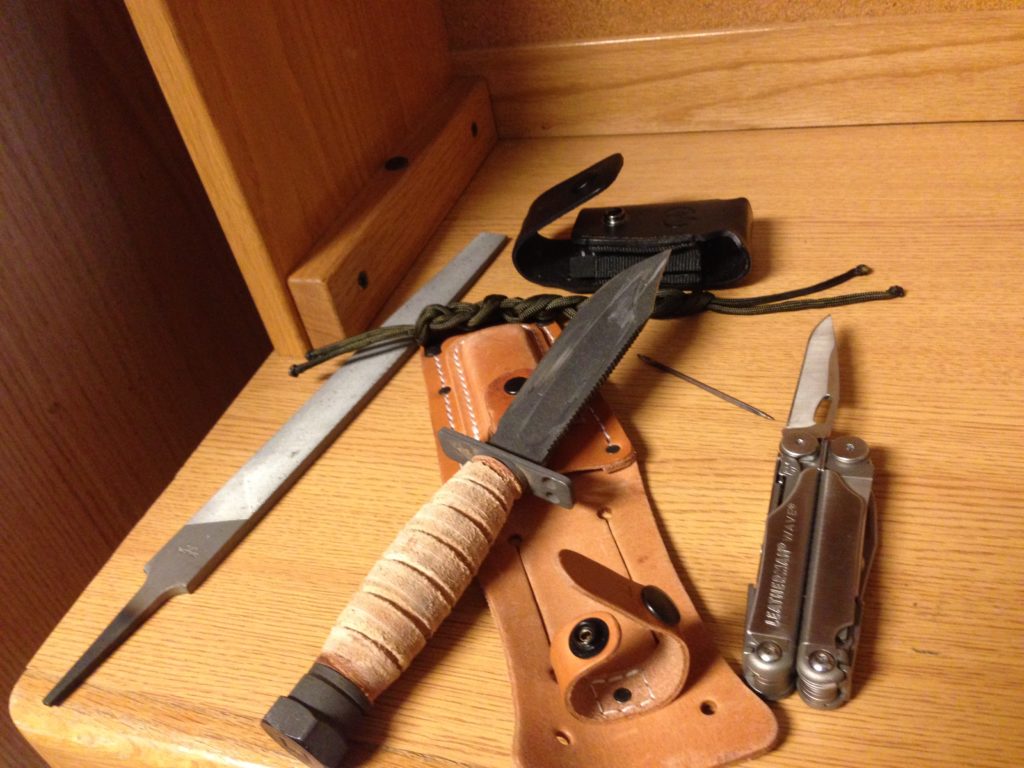 The ESEE 4 | Not The Best Survival Knife, But a Damn Good One!