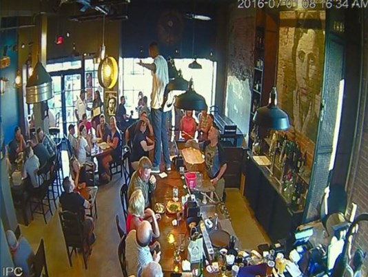 Man caused panic at a restaurant in Idaho by praising Allah on top of the bar