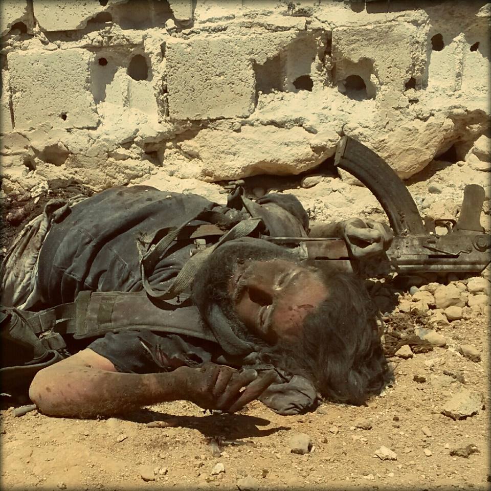 An ISIS member preparing to push up daisies in Manbij.