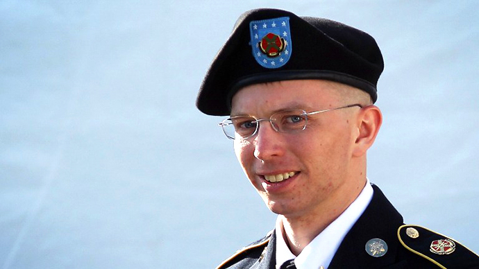 No charges for Hillary, Chelsea Manning attempts suicide