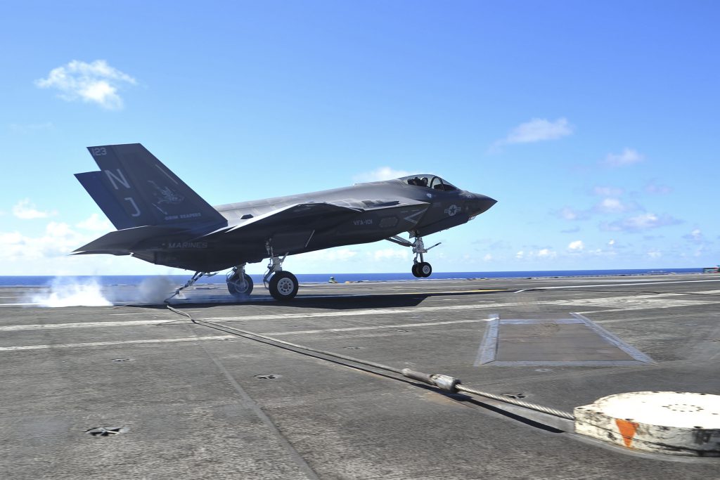 Watch: F-35C Touch and Go on USS George Washington