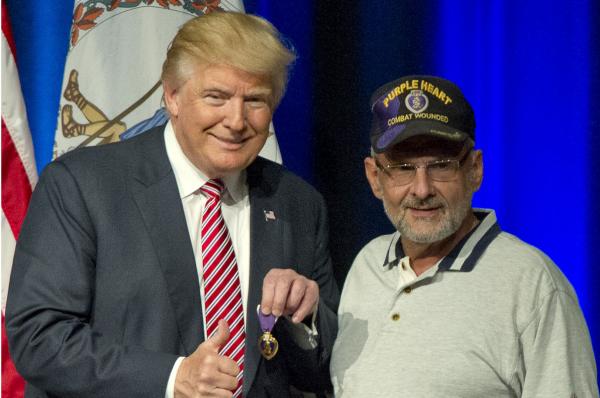 Vietnam-veteran-gives-his-Purple-Heart-medal-to-Trump