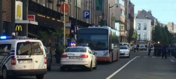 Knife-Wielding Woman Wounds 3 in Brussels