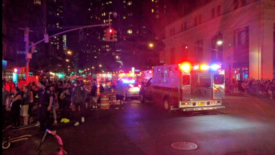 Manhattan explosion injures dozens of people