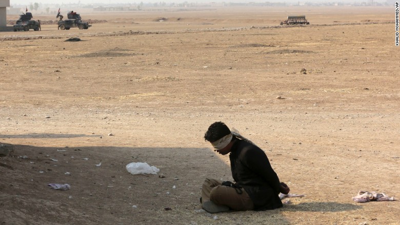 ISIS ‘Executes’ 232 Near Mosul and Takes ‘Thousands as Human Shields’