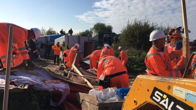 Calais ‘Jungle’: Demolition of camp gets under way