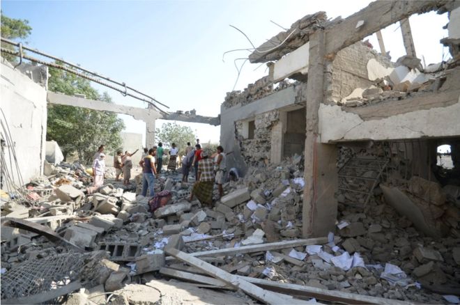 Yemen conflict: Dozens killed when airstrike hits prison in Hudaydah