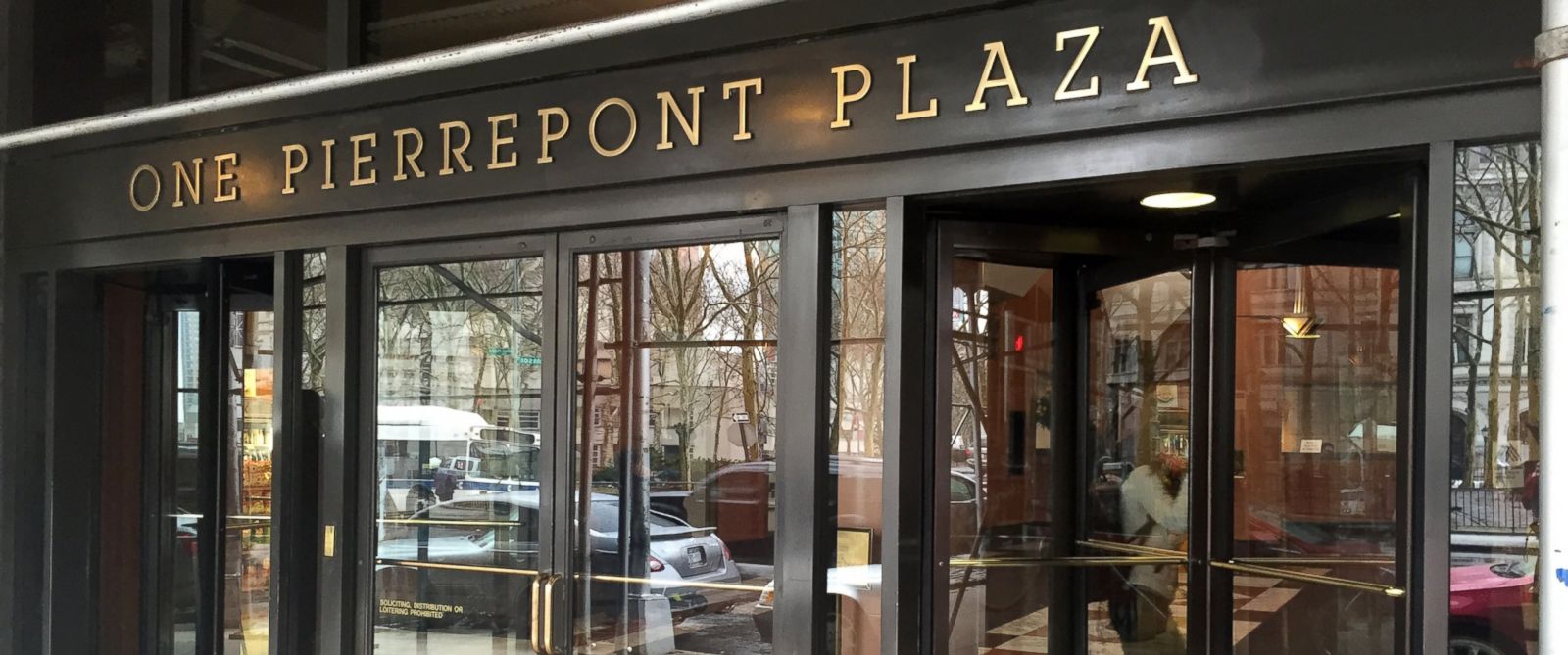 ht_clinton_headquarters_entrance_jef_150403_12x5_1600