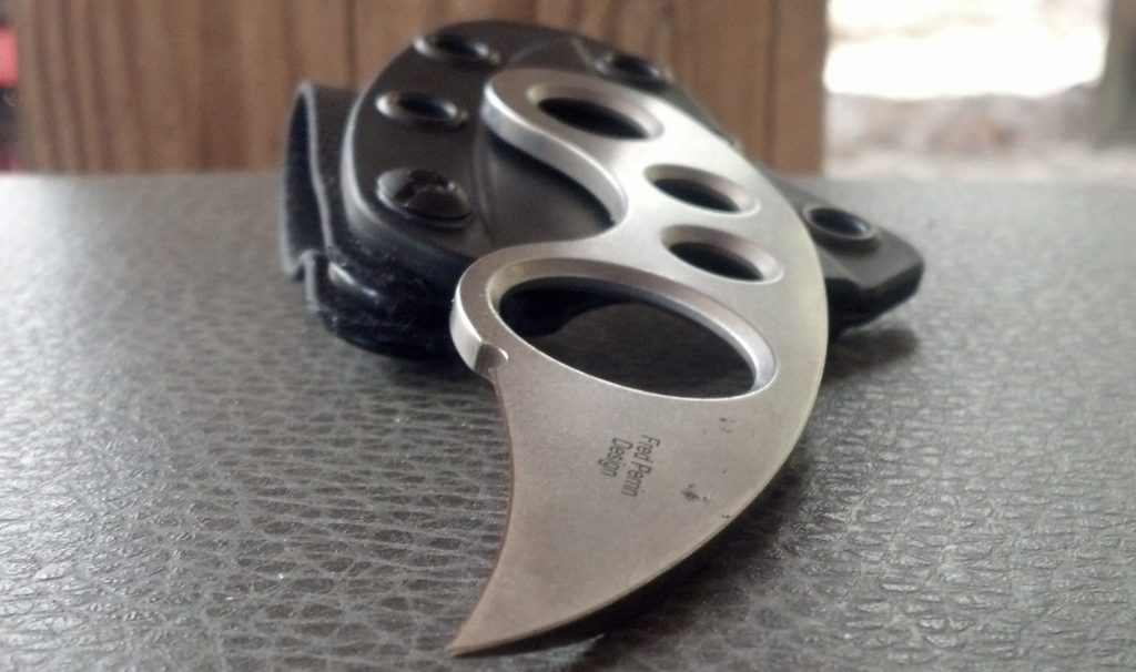 Emerson La Griffe A Review of the Claw