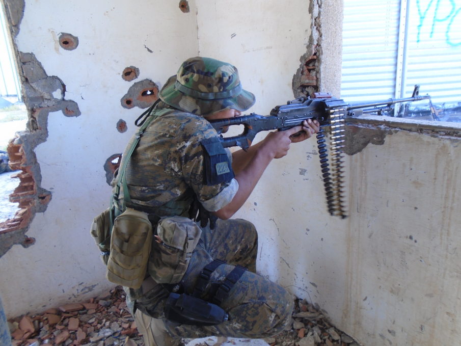 Watch: Foreign YPG fighters engage ISIS in Manbij