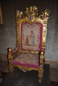 papal-throne