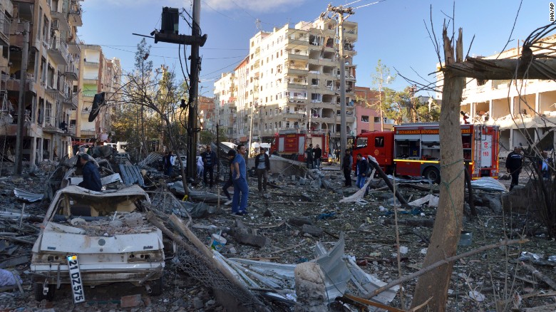 Bombing in southeastern Turkey kills nine and wounds 100