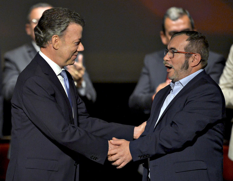 Colombia and FARC Sign New Peace Deal, This Time Skipping Voters