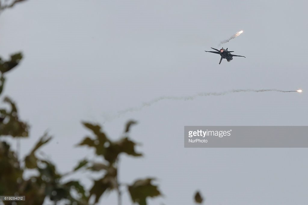 A Viper low and inverted, common occurrence. Losing SA here can be deadly. Courtesy Getty Images