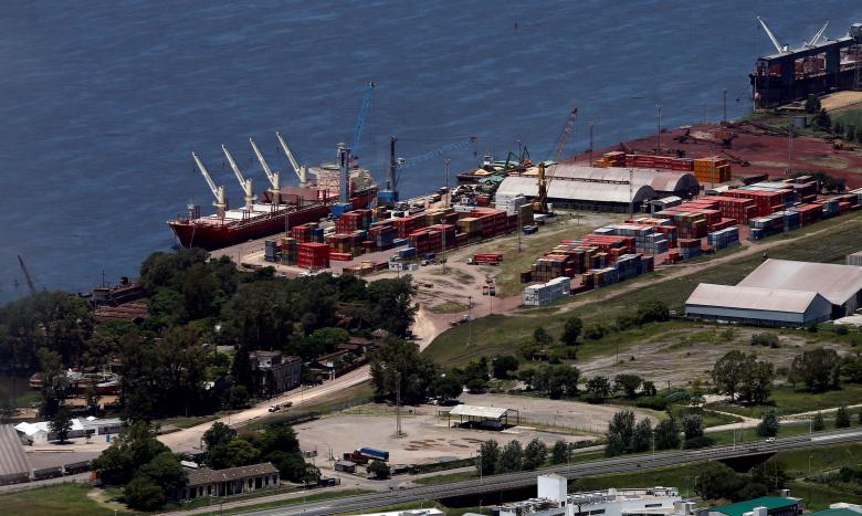 Argentina shifts drug trafficking offensive to private ports