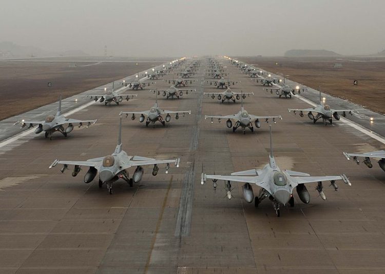 Watch: F-16 Falcons On Display Like You Have Never Seen Before!