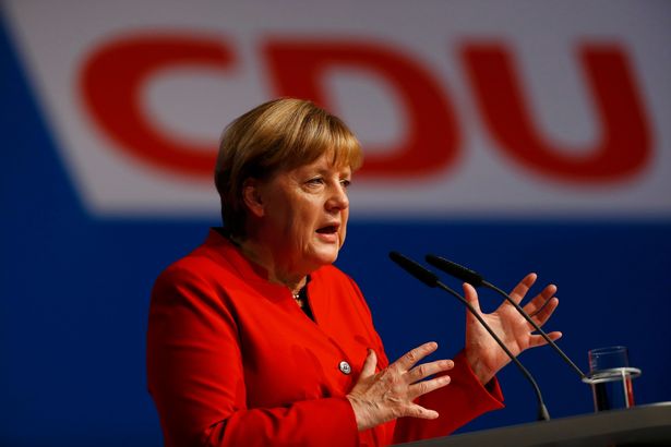 Angela Merkel calls for ban on full-face veils in Germany