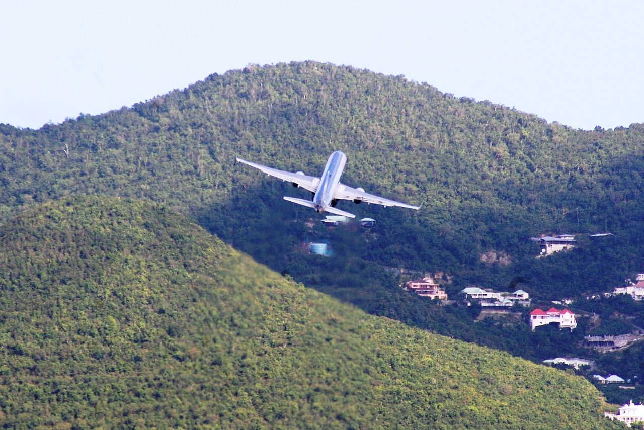 Start_von_Princess_Juliana_Airport