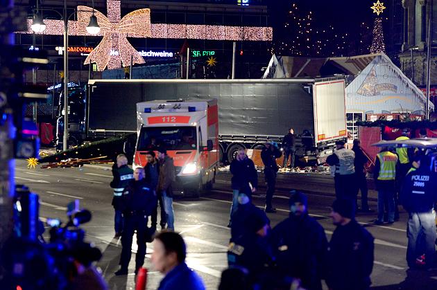 Watch: Aftermath of the deadly truck attack on the Christmas market in Berlin (graphic video)